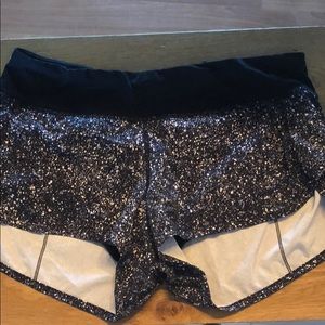 speckled black and white lululemon shorts